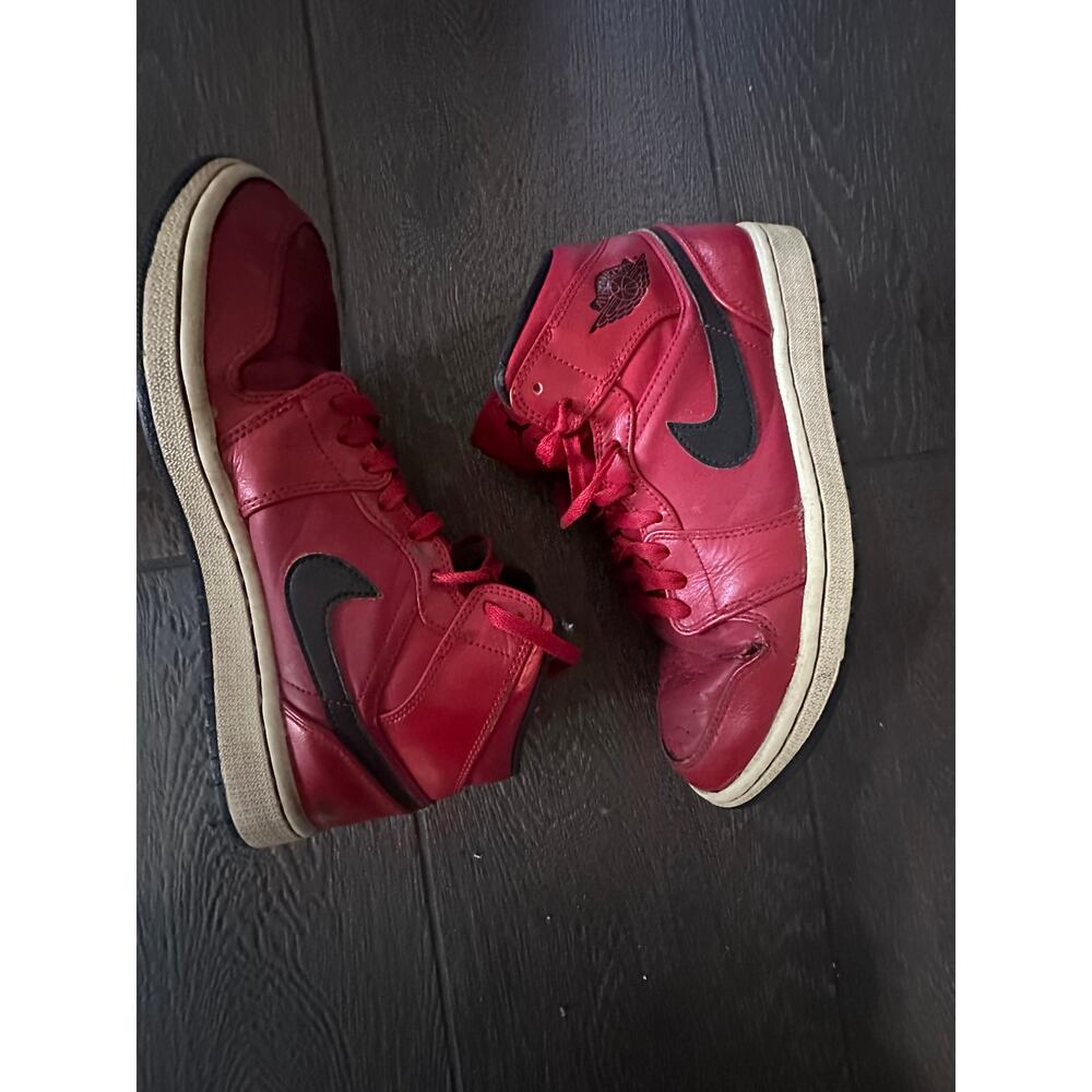 Nike Air Jordan 1 Retro Mid Gym Red Size 8 men's
